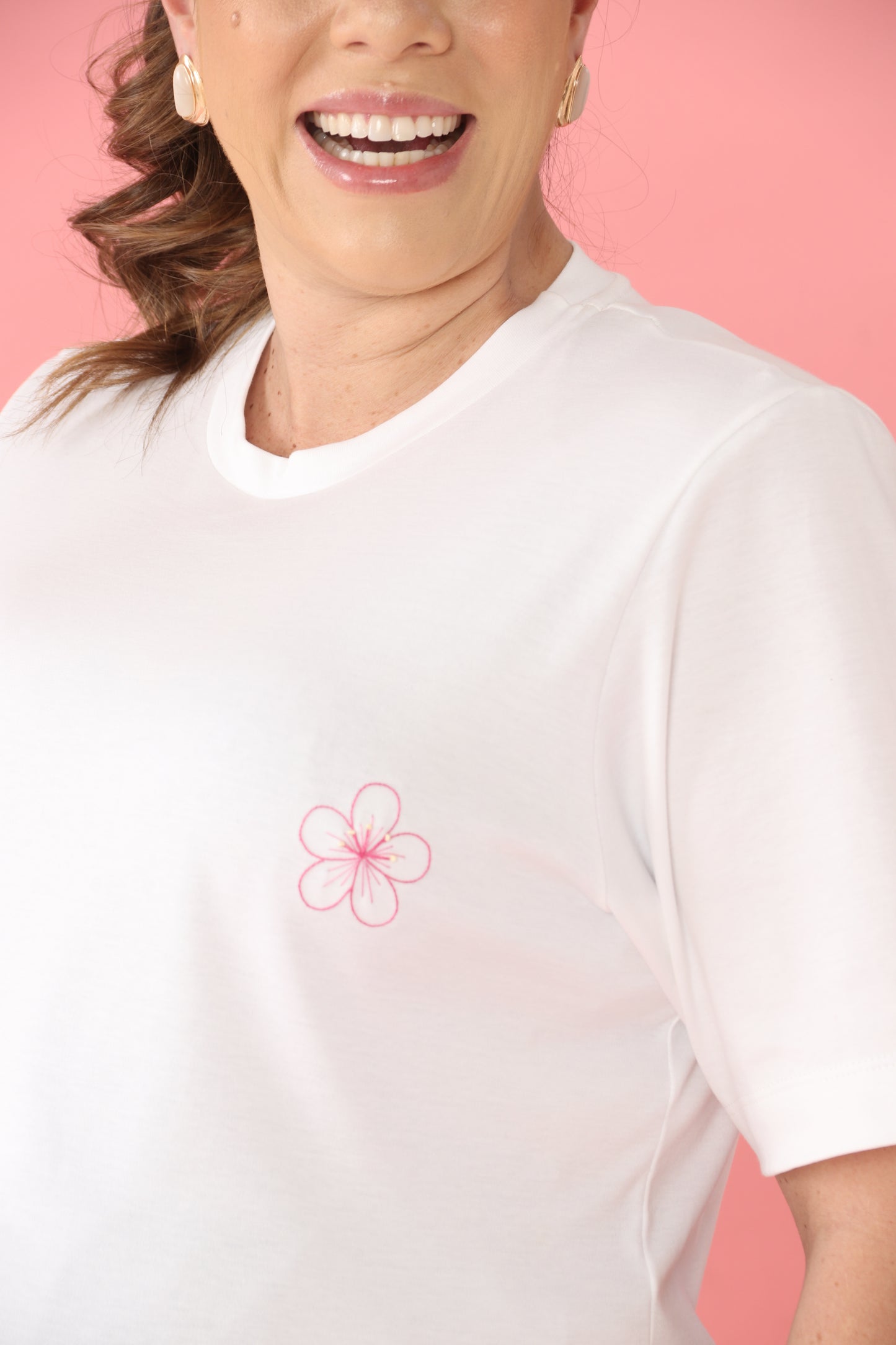 Camiseta Branca Algodão Pima - Ale Sonego: Construtoras da Humanidade